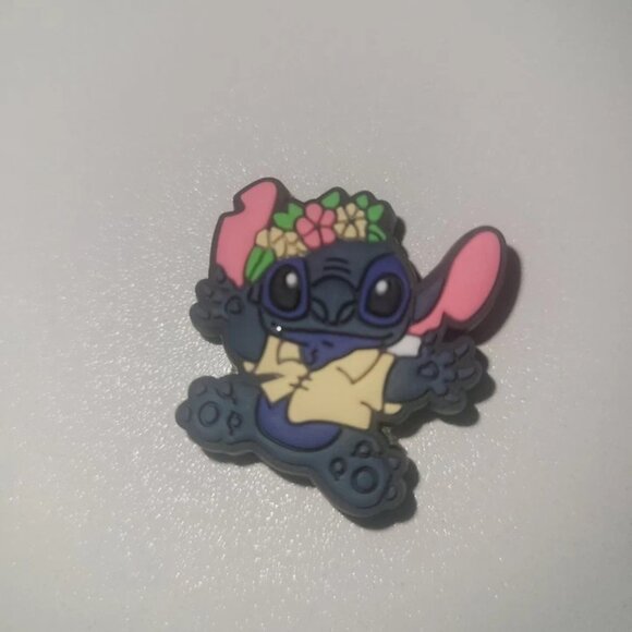 Croc Charms Set Of 6 Stitch Small - Picture 6 of 7